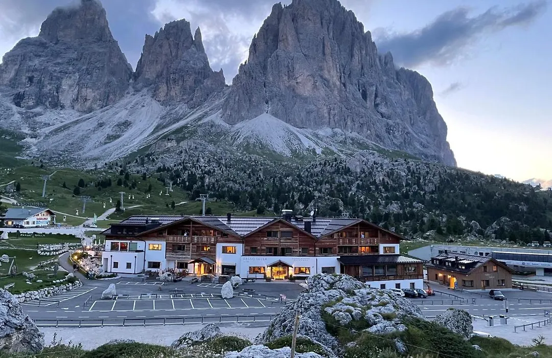 Passo Sella Dolomiti Mountain Resort-1