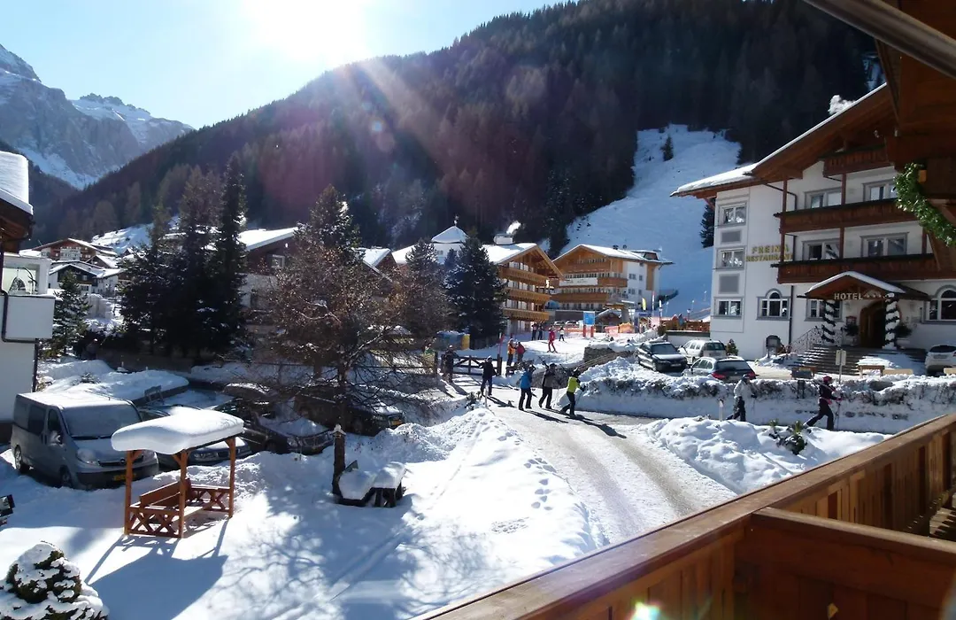 Chalet Elisabeth Dolomites Alpin & Charme-1