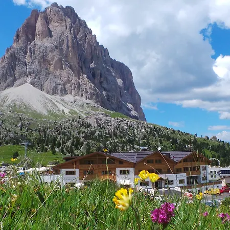Passo Sella Dolomiti Mountain Resort-3